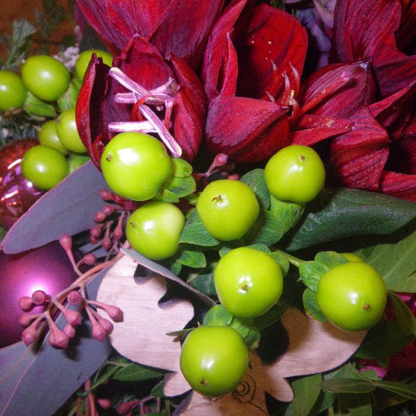 weihnachtlicher Blumenstrauß mit Amaryllis Bild 2