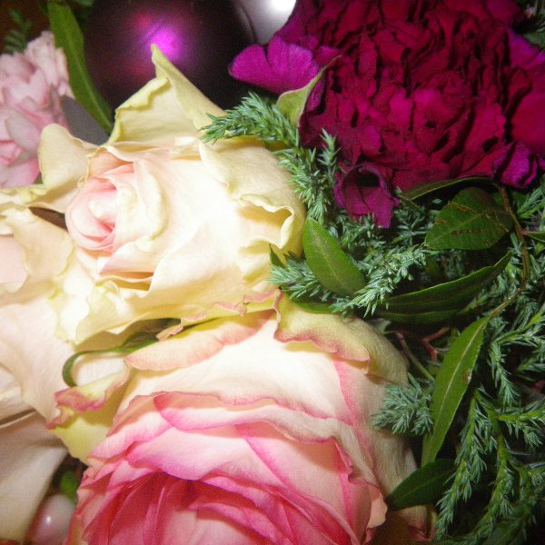 Kleiner adventlicher Blumenstrauß in rosa Bild 2