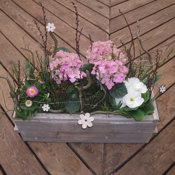 Blumenschale im Holztopf Bild 1